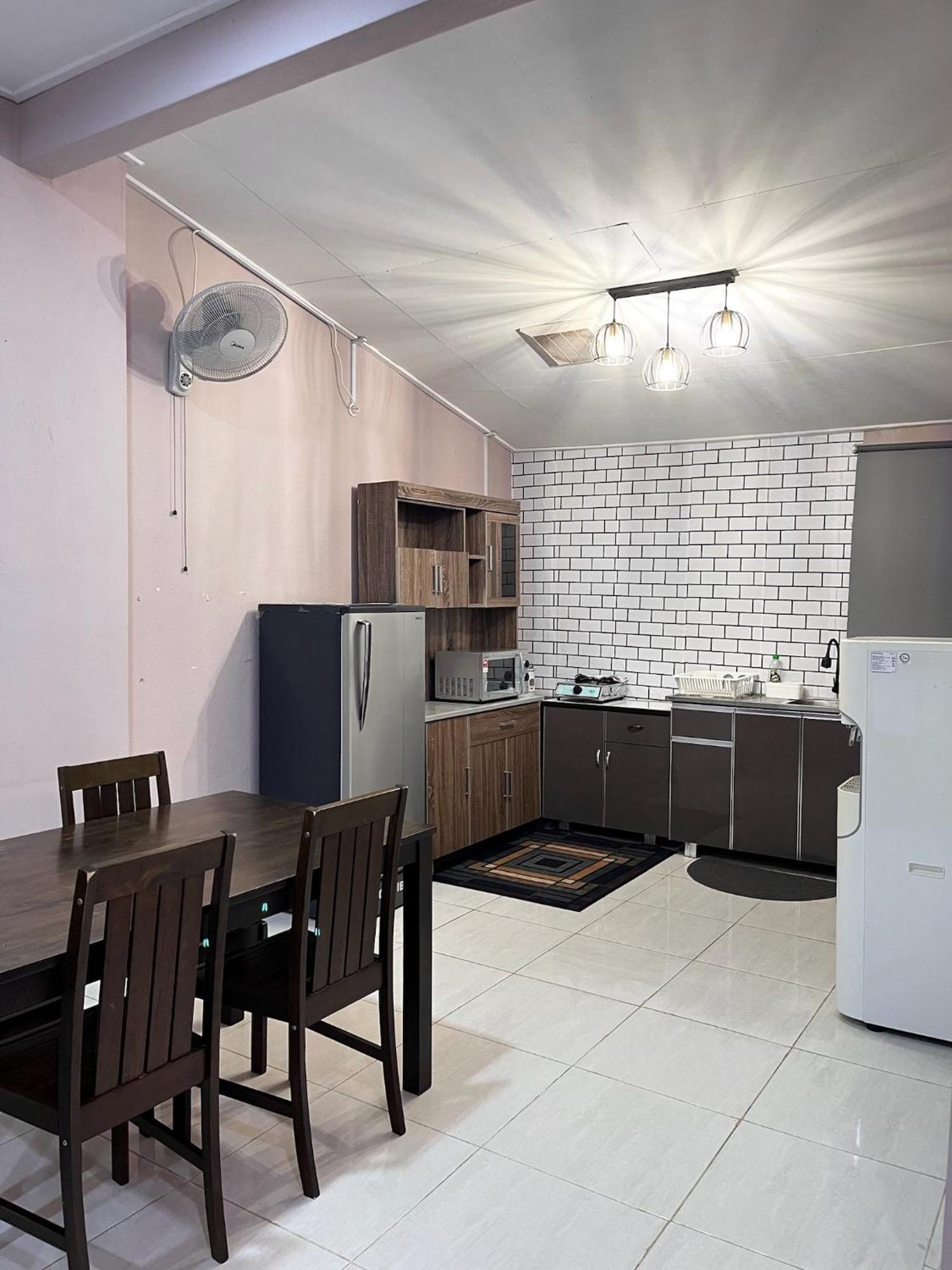 Aina Guest House Kota Bharu Eksteriør bilde